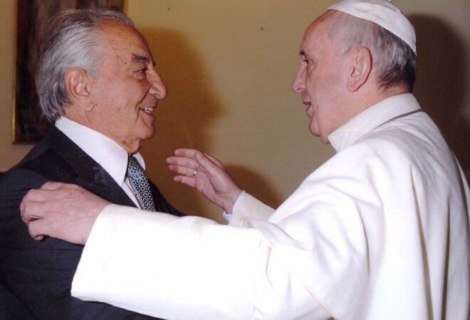 Comercio destacó la cercanía de Francisco al movimiento obrero