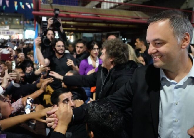 Custodiados por francotiradores, Milei y Adorni encabezaron un acto en Lugano Custodiados por francotiradores, Milei y Adorni encabezaron un acto en Lugano
