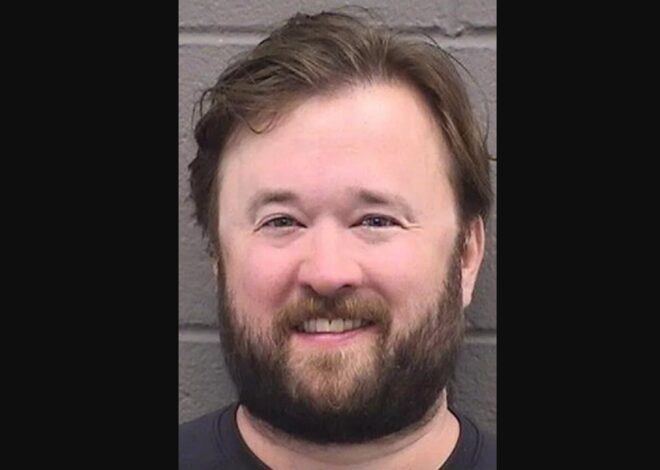 Haley Joel Osment: la foto policial y el gesto que llamó la atención