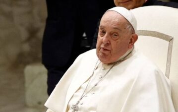 El estremecedor anuncio de la muerte del Papa Francisco en la Plaza del Vaticano