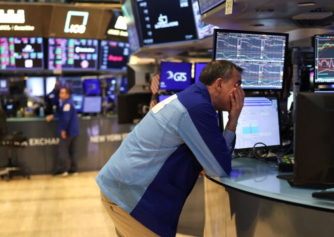 Se derrumban las bolsas en Asia y anticipa otro lunes negro para los mercados, tras las medidas de Trump Se derrumban las bolsas en Asia y anticipa otro lunes negro para los mercados, tras las medidas de Trump
