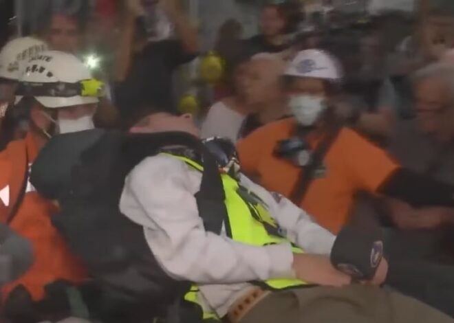 Tensión en el Congreso: un periodista resultó herido en la marcha de jubilados y fue trasladado en ambulancia