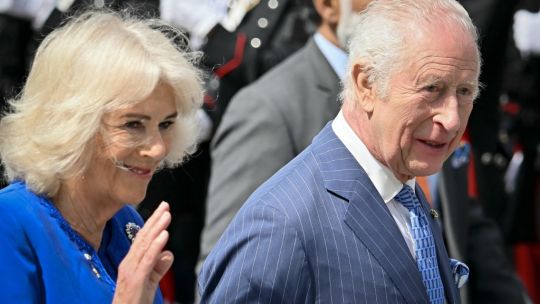El papa Francisco recibió a los reyes Carlos III y Camilla tras semanas de incertidumbre por su salud