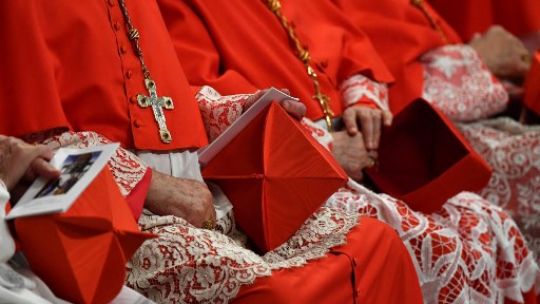 Los cardenales se reunirán este lunes para establecer la fecha del cónclave y elegir al nuevo papa