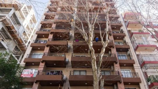Más de 200 denuncias y 5 detenidos en una megaestafa con departamentos de pozo: "Estamos hablando de más de US$20 millones"