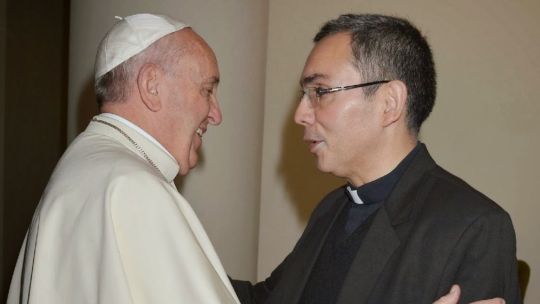 Presidente de Crónicas Blancas: "Dudo del arrepentimiento de Milei por sus dichos sobre el papa" Presidente de Crónicas Blancas: "Dudo del arrepentimiento de Milei por sus dichos sobre el papa"