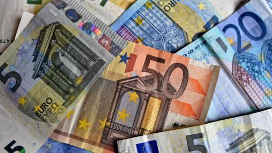 Euro hoy y euro blue hoy, EN VIVO: el minuto a minuto de la cotización de este miércoles 30 de abril de 2025