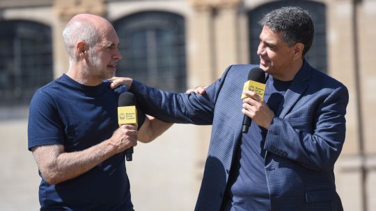 Larreta dijo que lo apodan "alien" y Macri le sigue reclamando sus críticas: "No fuiste vos solo" Larreta dijo que lo apodan "alien" y Macri le sigue reclamando sus críticas: "No fuiste vos solo"