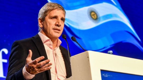 El FMI anunció que alcanzó un acuerdo preliminar con Luis Caputo por 20 mil millones de dólares El FMI anunció que alcanzó un acuerdo preliminar con Luis Caputo por 20 mil millones de dólares