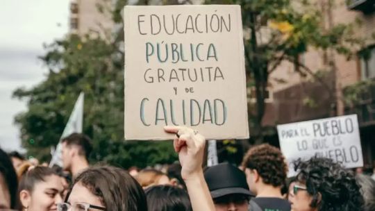 A un año de la marcha universitaria, la UBA lanzó un spot con un guiño a Milei: "Conan tiene alguien en quien confiar" A un año de la marcha universitaria, la UBA lanzó un spot con un guiño a Milei: "Conan tiene alguien en quien confiar"