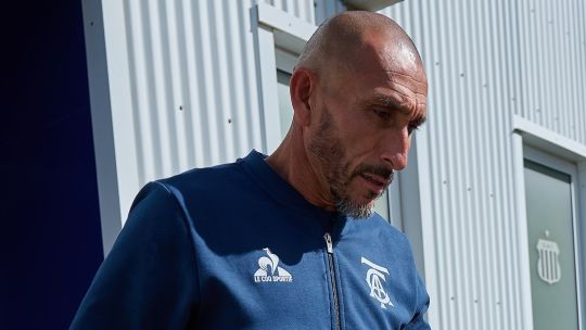 Talleres juega hoy y el 'Cholo' Guiñazú se las ingenia entre ausencias