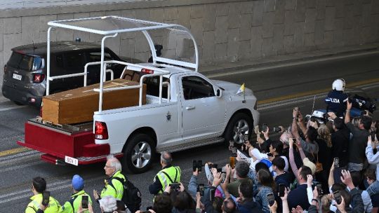 Pobres, presos, transexuales y migrantes participaron del funeral del "padre" Francisco Pobres, presos, transexuales y migrantes participaron del funeral del "padre" Francisco