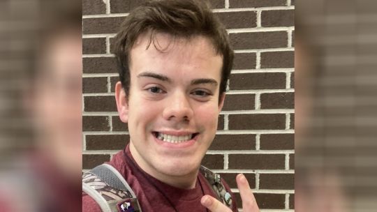 Quién es Phoenix Ikner, el joven acusado de cometer un tiroteo en la Universidad de Florida con el arma de su madre Quién es Phoenix Ikner, el joven acusado de cometer un tiroteo en la Universidad de Florida con el arma de su madre