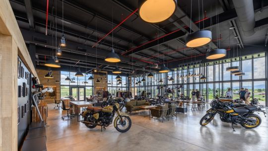 Royal Enfield desafía a Autocity: quiere 4 motos de alta gama nuevas por día en las calles de Córdoba