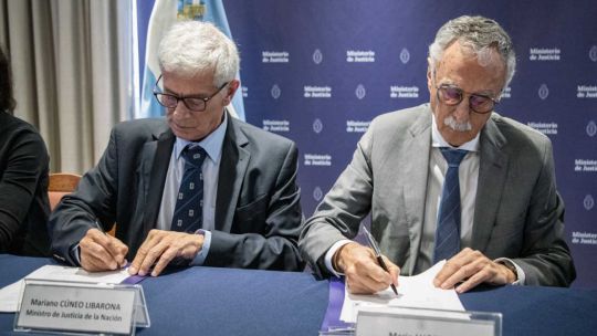 Cúneo Libarona y Lugones firmaron un convenio para notificar las matrículas inhabilitadas de los médicos Cúneo Libarona y Lugones firmaron un convenio para notificar las matrículas inhabilitadas de los médicos