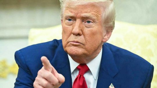 Trump confirmó una entrevista con el periodista que recibió por error los detalles sobre ataques contra los hutíes Trump confirmó una entrevista con el periodista que recibió por error los detalles sobre ataques contra los hutíes