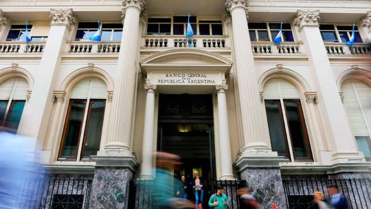 El BOPREAL 4 no consigue apoyo entre multinacionales y se demora la normalización de la última cabeza del cepo El BOPREAL 4 no consigue apoyo entre multinacionales y se demora la normalización de la última cabeza del cepo
