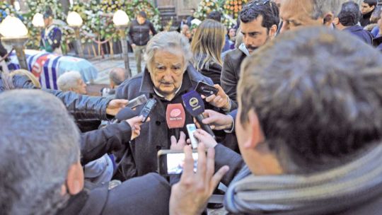 Infamia de un vocero oficioso y el periodismo, según Mujica