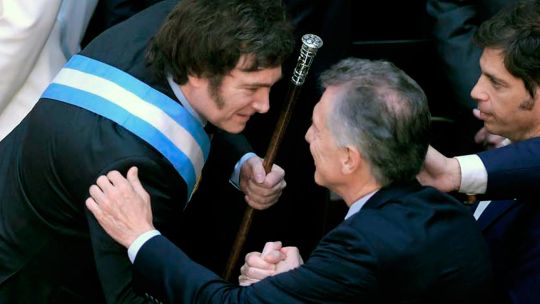 Tras la derrota, Macri se acerca a Milei y avanza el acuerdo LLA-PRO en Provincia Tras la derrota, Macri se acerca a Milei y avanza el acuerdo LLA-PRO en Provincia