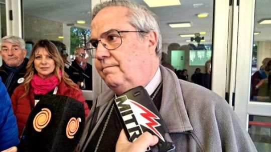 El cardenal Rossi en el abrazo a los hospitales del Polo Sanitario: "La Iglesia tiene la obligación de acompañar a todos"