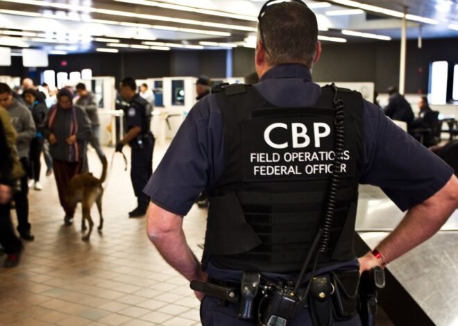 Bolsos de diseñador, carteras, ropa y relojes: la razón por la que CBP incauta productos en la frontera de EE.UU. Bolsos de diseñador, carteras, ropa y relojes: la razón por la que CBP incauta productos en la frontera de EE.UU.