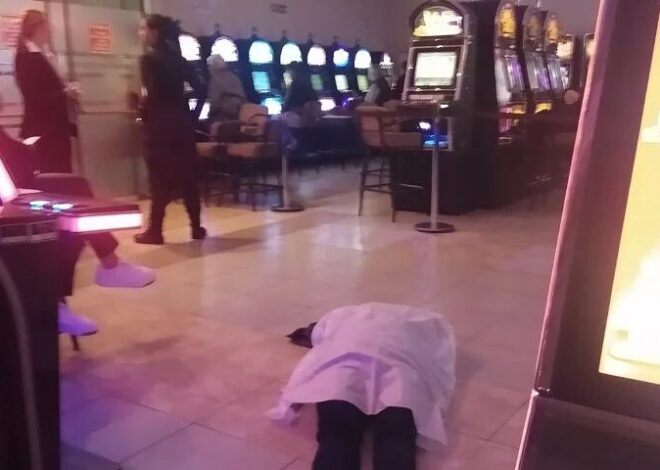 Una mujer murió en un bingo de Mar del Plata y la gente siguió apostando al lado del cadáver Una mujer murió en un bingo de Mar del Plata y la gente siguió apostando al lado del cadáver