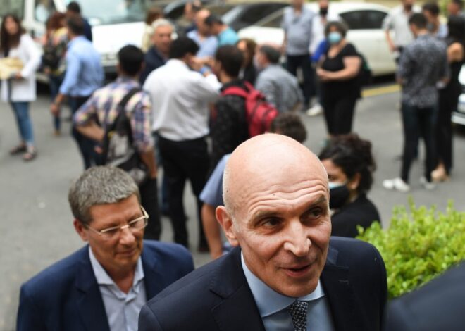 Espert salió a cruzar a Santiago y a Romo: "soy el candidato del presidente" Espert salió a cruzar a Santiago y a Romo: "soy el candidato del presidente"