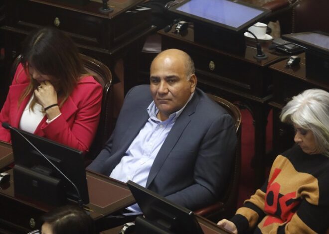 Cumbre de Manzur y Cristina para armar una lista contra Jaldo Cumbre de Manzur y Cristina para armar una lista contra Jaldo