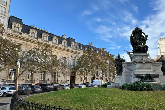 La venta de la sede en Avenida Alvear y terrenos en San Isidro calienta las elecciones del Jockey Club La venta de la sede en Avenida Alvear y terrenos en San Isidro calienta las elecciones del Jockey Club