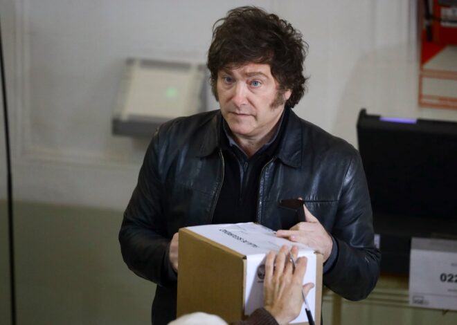 Javier Milei le contestó a Mauricio Macri: “Está hecho un llorón. Se los ve muy de cristal” Javier Milei le contestó a Mauricio Macri: “Está hecho un llorón. Se los ve muy de cristal”