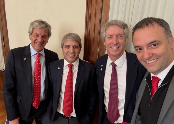 El Gobierno anuncia el plan para usar los dólares que están “bajo el colchón” El Gobierno anuncia el plan para usar los dólares que están “bajo el colchón”