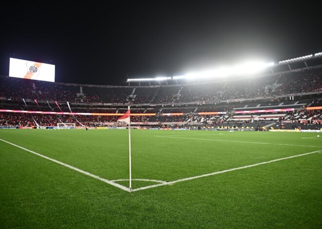 River - Univesitario, por la Copa Libertadores: el insólito error de la voz del estadio con el referí