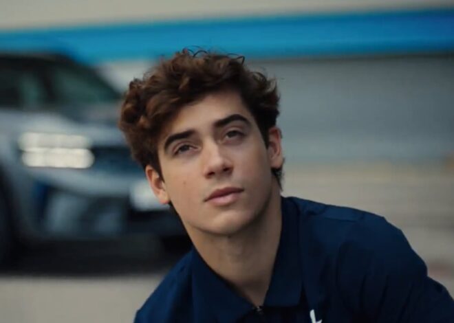Franco Colapinto protagonizó una nueva publicidad: la cara del nuevo auto de una marca que supo reinar en la Fórmula 1 Franco Colapinto protagonizó una nueva publicidad: la cara del nuevo auto de una marca que supo reinar en la Fórmula 1