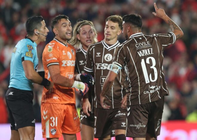 Yael Falcón Pérez: la actuación del árbitro en River-Platense dejó varias polémicas Yael Falcón Pérez: la actuación del árbitro en River-Platense dejó varias polémicas