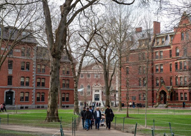 El gobierno de Trump le prohíbe a Harvard inscribir a estudiantes extranjeros: los que están cursando deberán cambiarse de universidad