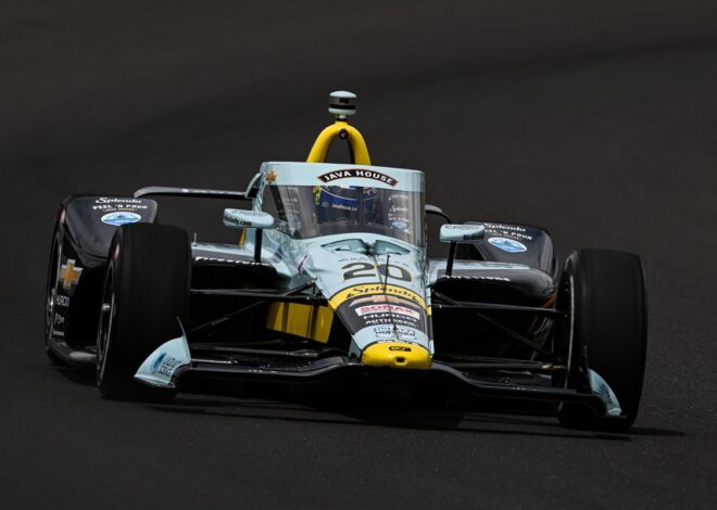 VIDEO: El incendio del coche de Rossi en las 500 Millas de Indy