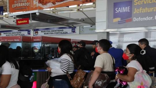 Llegaron a Venezuela 315 migrantes procedentes de México: 36 tienen antecedentes penales y "más de 4" solicitud de Interpol Llegaron a Venezuela 315 migrantes procedentes de México: 36 tienen antecedentes penales y "más de 4" solicitud de Interpol