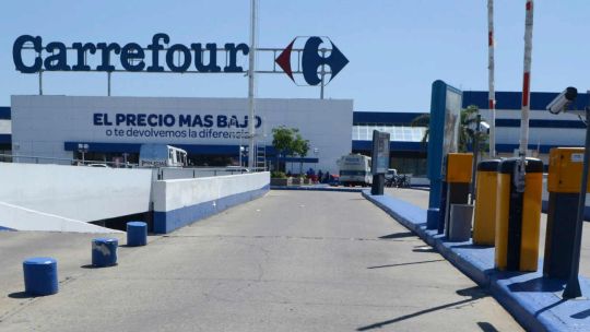 "Inflación cero": una cadena de supermercados congela precios de 1.500 productos hasta agosto