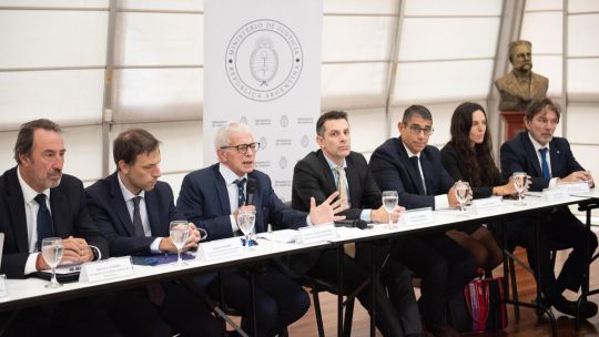 Mariano Cúneo Libarona: “Los espacios que eran para programas ideológicos ahora serán para combatir la inseguridad” Mariano Cúneo Libarona: “Los espacios que eran para programas ideológicos ahora serán para combatir la inseguridad”