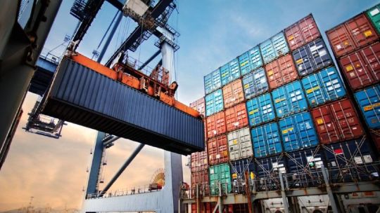 El gobierno oficializó la eliminación de las retenciones a las exportaciones industriales