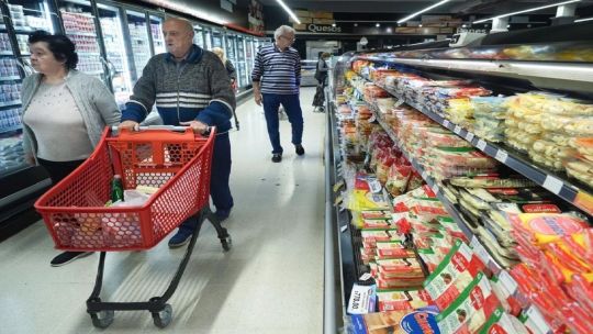 La inflación fue de 2,8% en abril y desaceleró casi un punto desde marzo