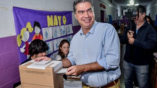 Jorge Capitanich votó en Chaco y pidió "Ficha Limpia para todos"