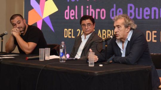 Jorge Fontevecchia en la Feria del Libro: "Los cuestionamientos al periodismo inquisidor esconden una crítica a la división de poderes" Jorge Fontevecchia en la Feria del Libro: "Los cuestionamientos al periodismo inquisidor esconden una crítica a la división de poderes"