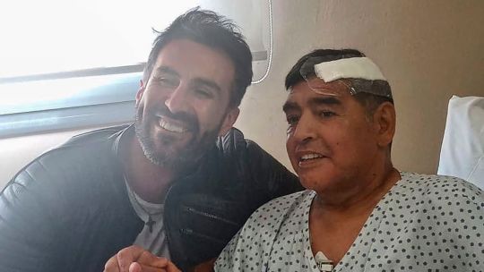 Juicio por Maradona: declaran hoy el director de la clínica y el neurocirujano que lo operó del hematoma subdural Juicio por Maradona: declaran hoy el director de la clínica y el neurocirujano que lo operó del hematoma subdural