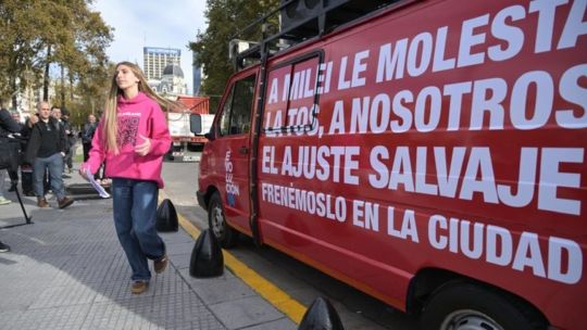 Lula Levy denunciará penalmente a Milei y Bullrich tras la detención de militantes radicales: “Son actitudes intimidatorias” Lula Levy denunciará penalmente a Milei y Bullrich tras la detención de militantes radicales: “Son actitudes intimidatorias”