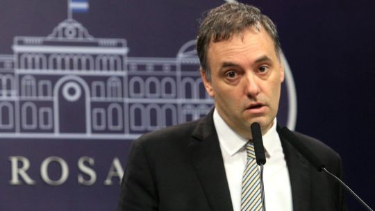 Manuel Adorni anunció la eliminación de aranceles para importar celulares y baja de impuestos a otros productos