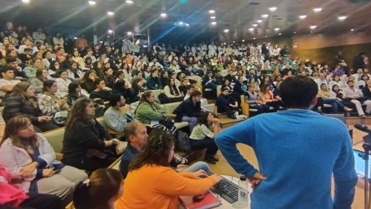 El Gobierno dice que tiene una propuesta, pero pide a los médicos del Garrahan que frenen la protesta El Gobierno dice que tiene una propuesta, pero pide a los médicos del Garrahan que frenen la protesta