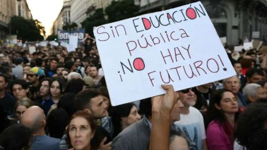 Universidad pública en crisis: “Estamos perdiendo docentes, no docentes e investigadores”