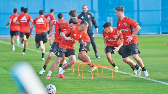 El dilema es si Mastantuono deberá arrancar como suplente