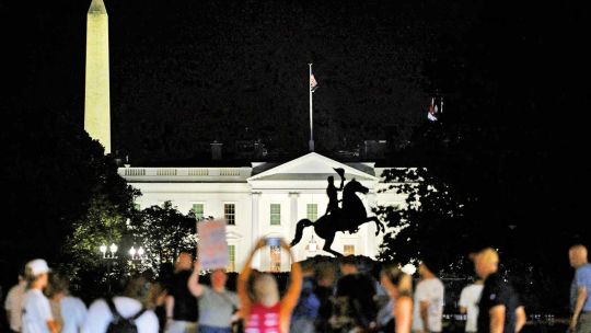 Noche de protestas por la paz en Washington y otras ciudades